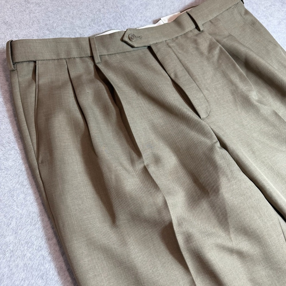 Croft & Barrow Mens 42x30 Khaki Pleated Cuffed Easy Care Dress Pants VC61X007CR